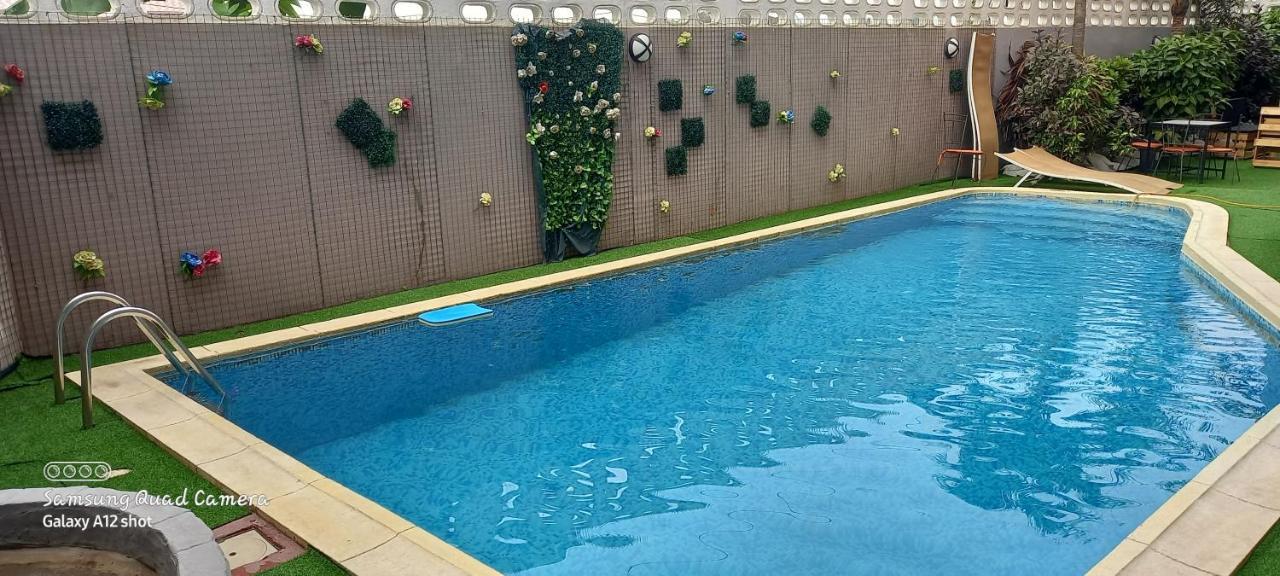 Hotel Saphir Abidjan Exterior photo