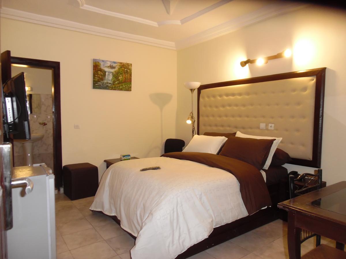 Hotel Saphir Abidjan Exterior photo