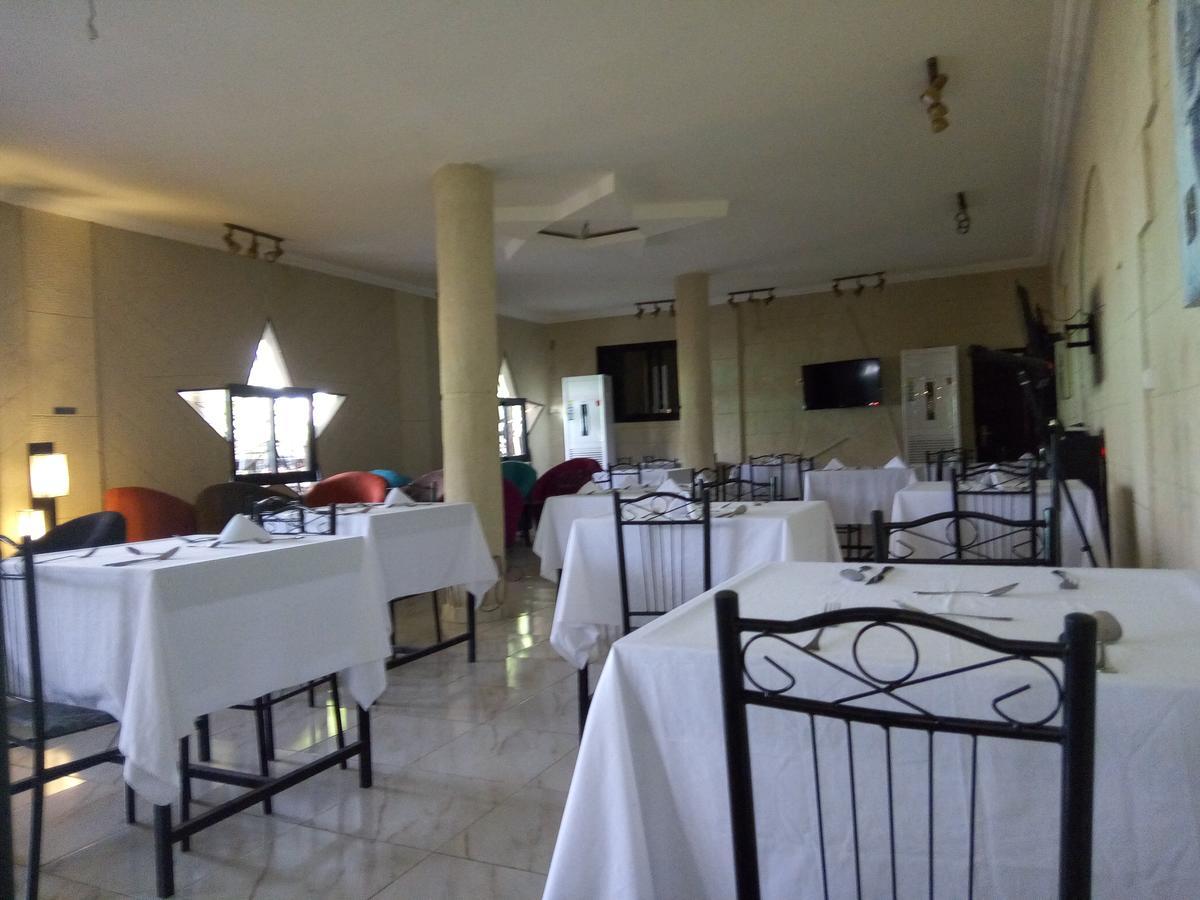 Hotel Saphir Abidjan Exterior photo
